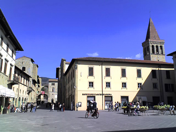 Sansepolcro, Piazza Torre di Berta (www.viaggierelax.it)